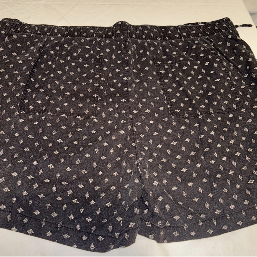 Old Navy Monochrome Patterned‎ Shorts